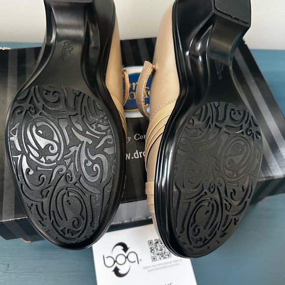 Dr. Comfort Cindee Tan Mary Jane Heels Ladies 8W BOA new in box - Picture 5 of 14